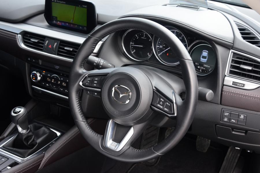 Панель приборов Mazda6 Sedan 2015 года  (UK) (фото 37 из 46)